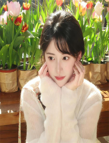 在线播放：再相思处不相逢叙事手法解析：时间线安排与视角切换技巧探讨